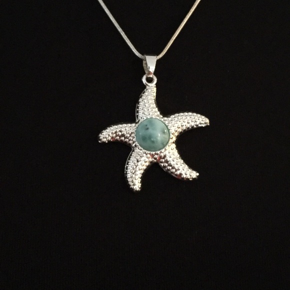 Starfish Necklace - Picture 3 of 8